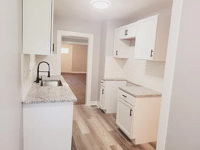 2039 E Gregory Blvd — Photo 6
