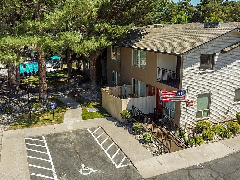 The Illahee Apartments — Photo 28