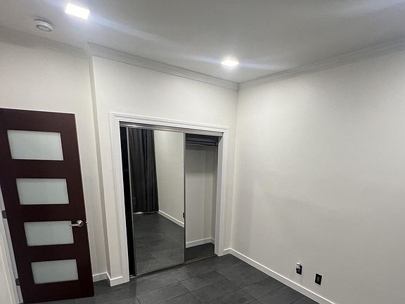 5th image of 1921 26th Ave #33