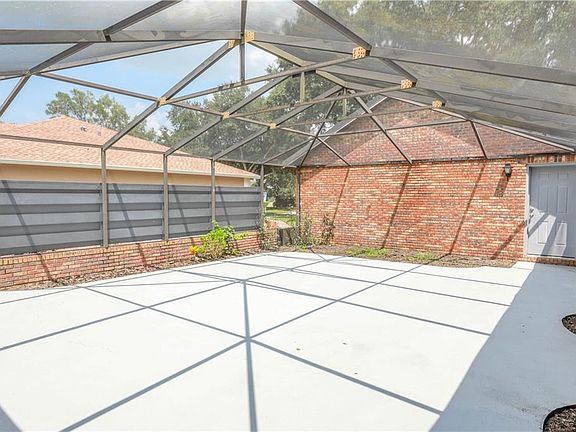 3rd image of 6423 Laurelwood Dr