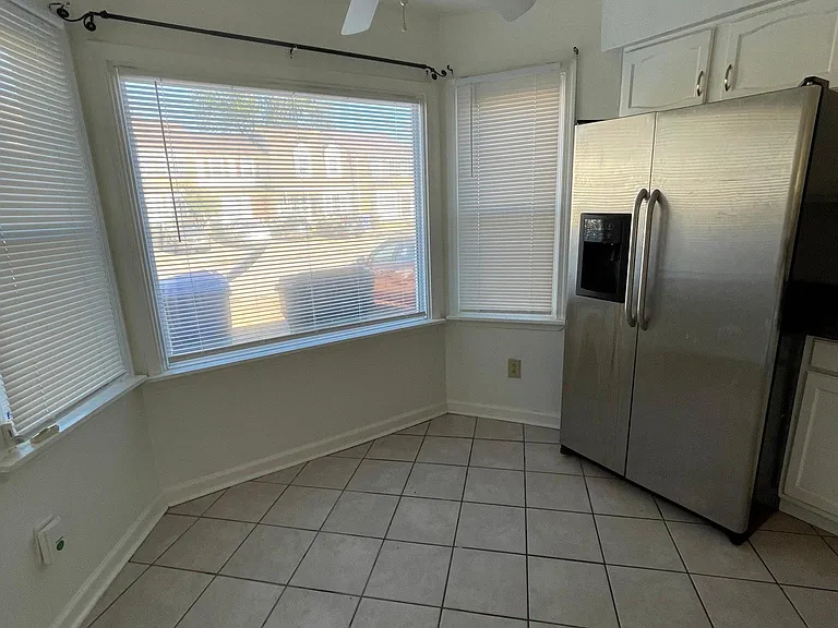 1521 Jameson Dr — Photo 3