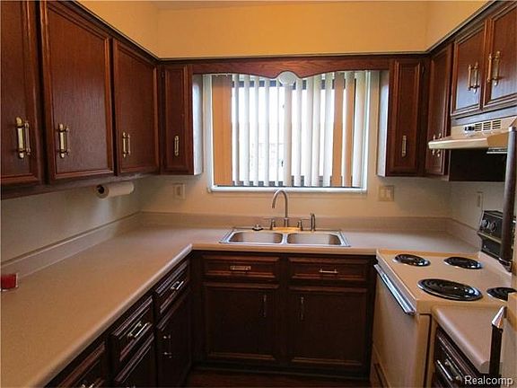 5th image of 8730 Texas Ct #7