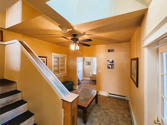 5th image of 412 Woodward St