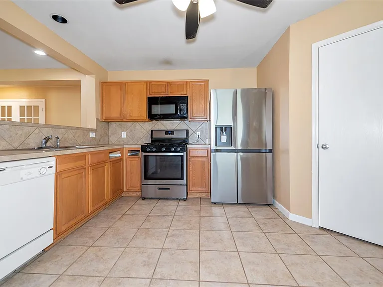 21219 Misty Brook Bend Ln — Photo 6