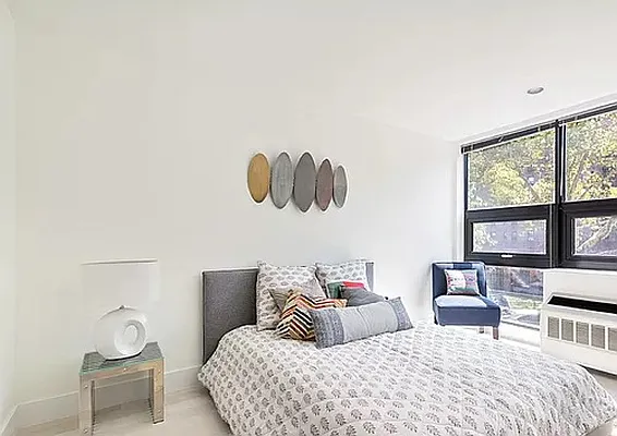 Rented by Yunan LLC | media 20