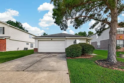 19119 Yaupon Ranch Dr Photo 1