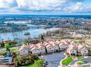 865 Cherryhill Trl, Redding, CA 96003