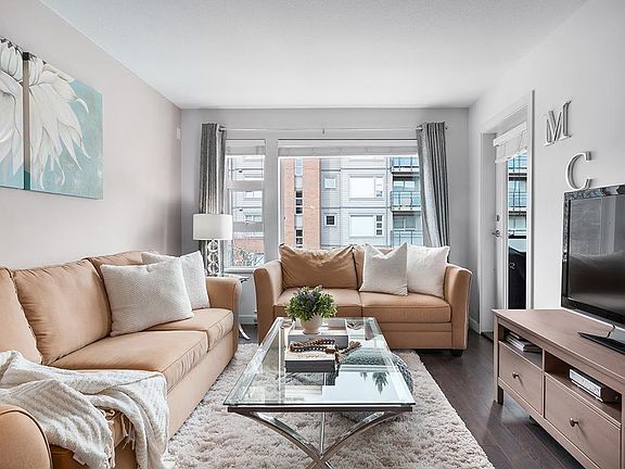 2nd image of 1673 Lloyd Ave #301