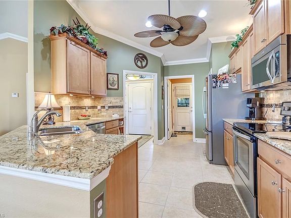 5th image of 3210 NE 14th Pl