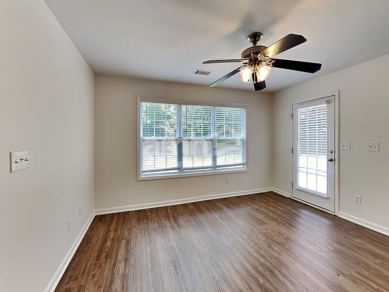 6250 Mulberry Park Dr — Photo 4