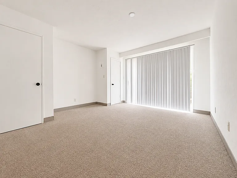 921 Tennis Way — Photo 4