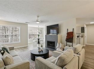 322 Streamside Dr, Roswell, GA 30076