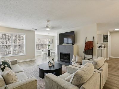 322 Streamside Dr, Roswell, GA, 30076