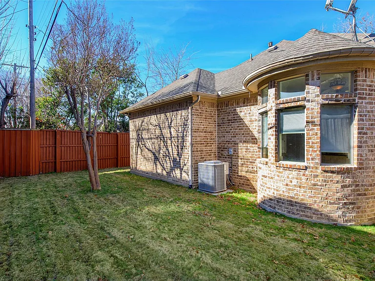 3606 S Versailles Ave — Photo 28