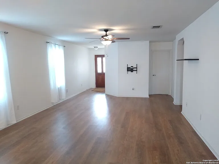 5902 Trent Rnch — Photo 6