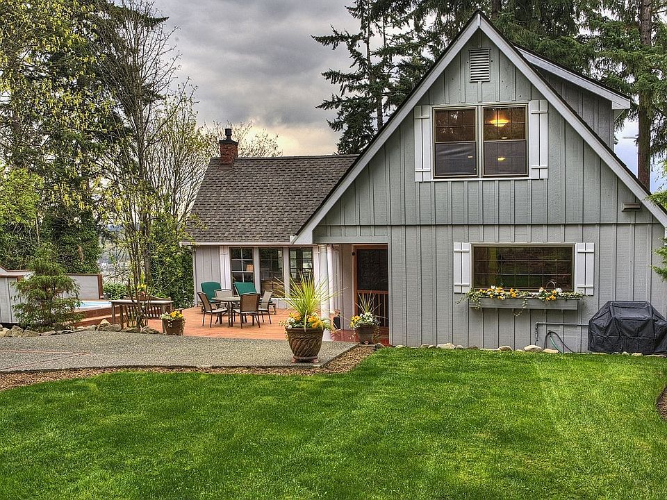 1928 Vintage Charm Tastefully Remodeled 