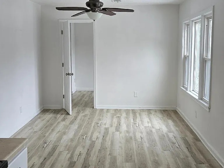 10415 W 56th St — Photo 2