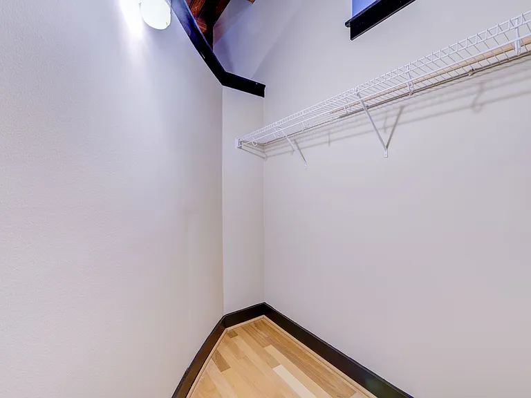 1113 Washington Ave #418 — Photo 16