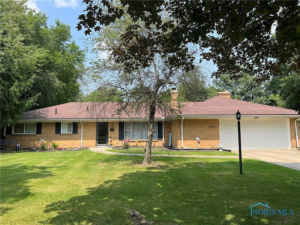 1st image of 1928 W Crest Dr