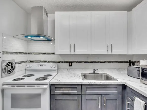Lakeview Place