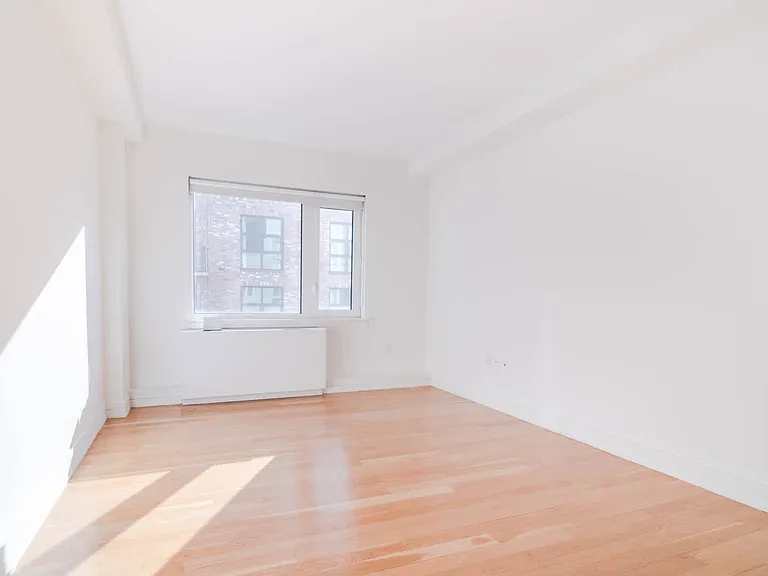 175 Kent Ave — Photo 20