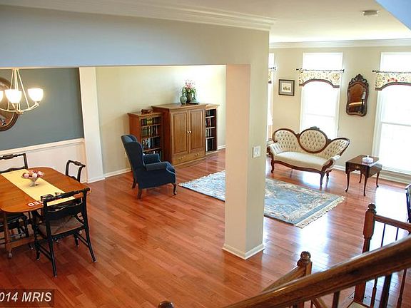 5th image of 10460 Courtney Dr