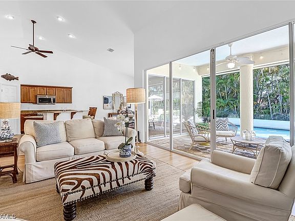 4th image of 12824 Yacht Club Cir
