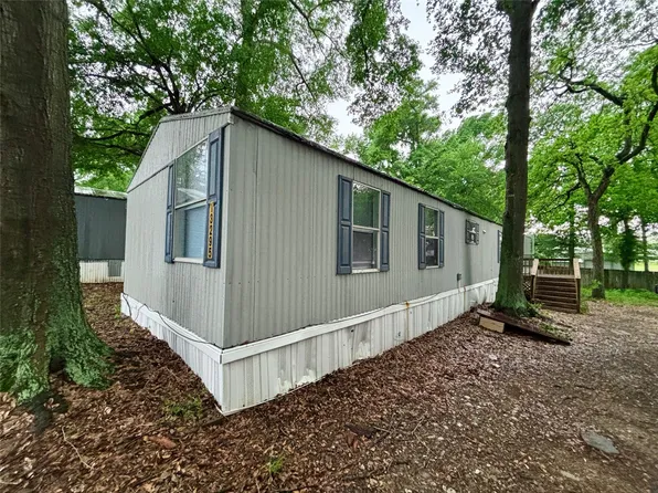 13295 Pecan Tree Dr, Willis, TX 77318