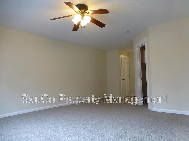 1109 NE 106th Ave — Photo 12