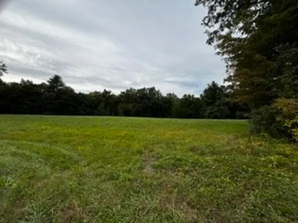 E Four Easton St, Granby, MA 01033