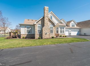 1008 Burgundy Cir, Pennsburg, PA 18073