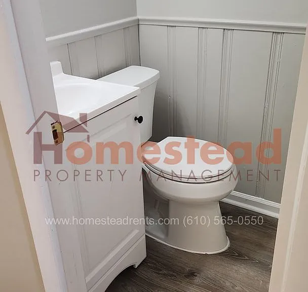 121 Long Ln — Photo 9