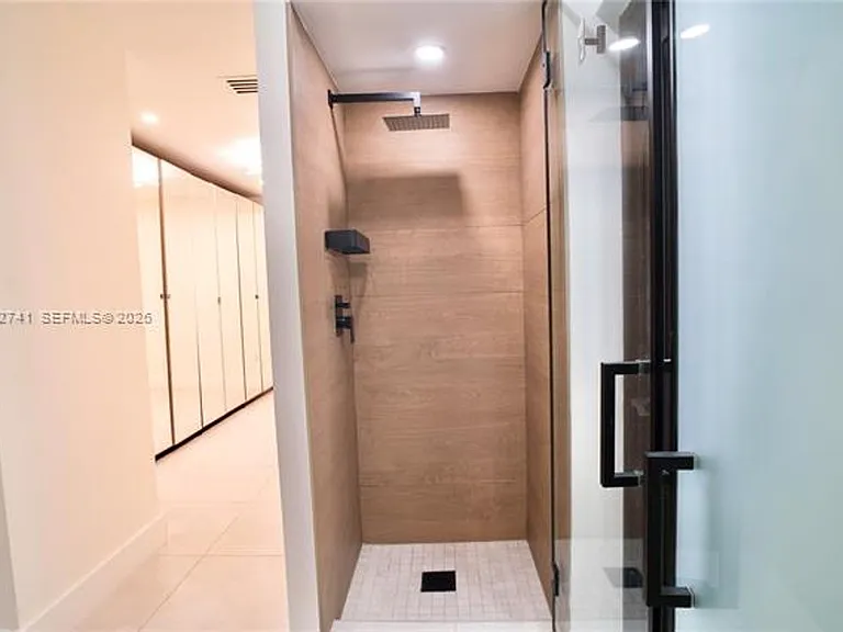 8811 Carlyle Ave — Photo 19