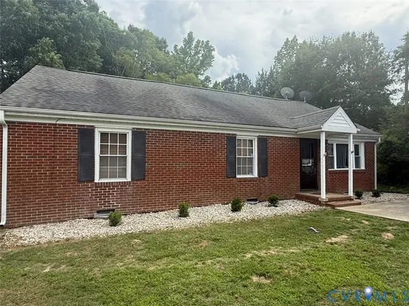 449 Colonial Trl W, Dendron, VA 23839