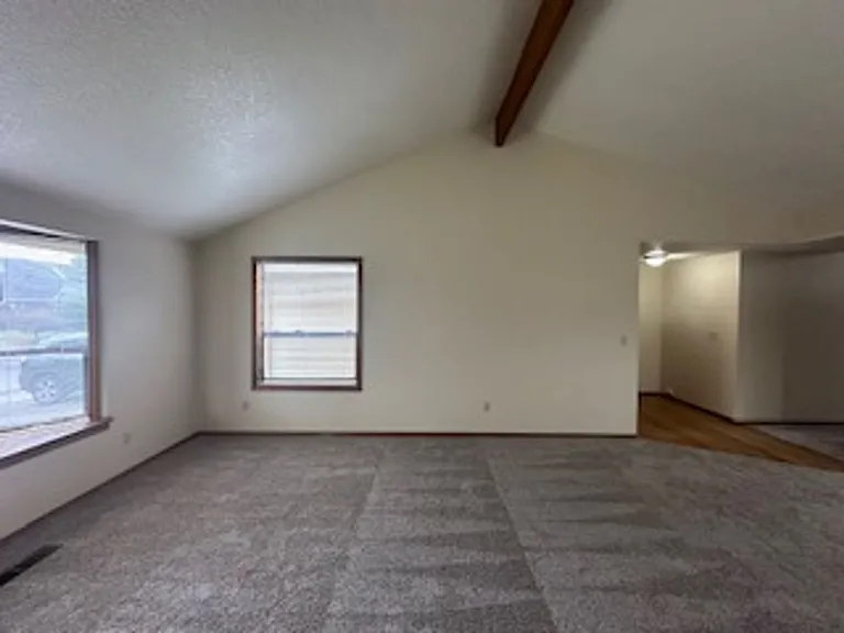 16265 NW Lyndel Ln — Photo 4