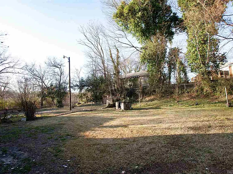 926 W 29th St — Photo 11