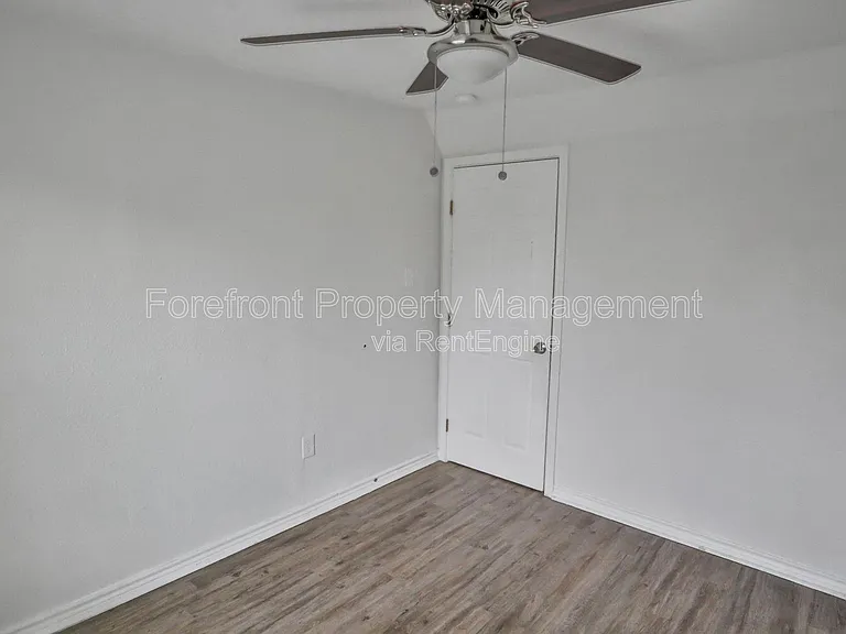 2426 Cincinnati Ave — Photo 7