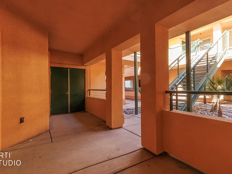 400 Hillside Dr #716 — Photo 3