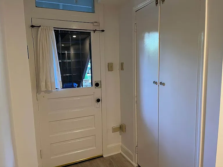413 Constitution Ave NE — Photo 15