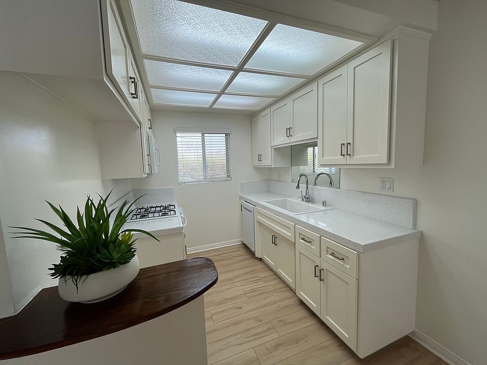1st image of 777 Manhattan Beach Blvd