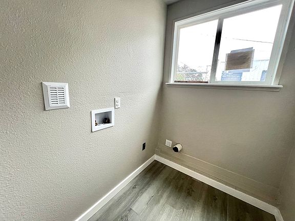 3rd image of 63266 Roosevelt Rd