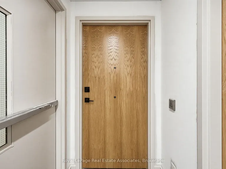 33 Erie Ave #1704 — Photo 34