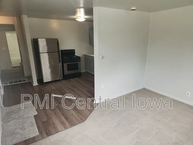 290 E 17th St — Photo 7