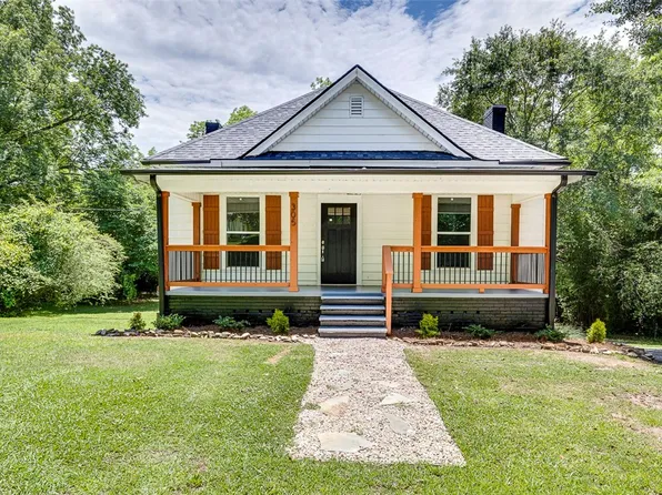 305 Mills Ave, Liberty, SC 29657