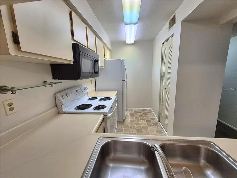 3025 Bonaventure Cir #101 — Photo 8