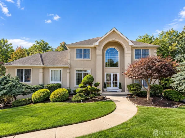 11 Tower Hill Ln, Old Bridge, NJ 08857
