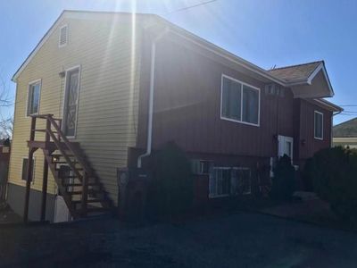 483-485 Farmington Ave, Cranston, RI, 02920