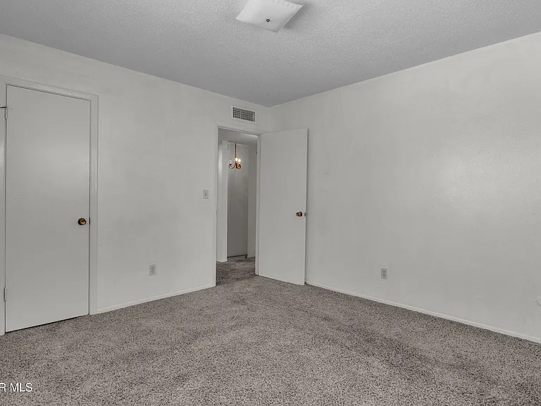 10537 Gran Cima Ln #D — Photo 17