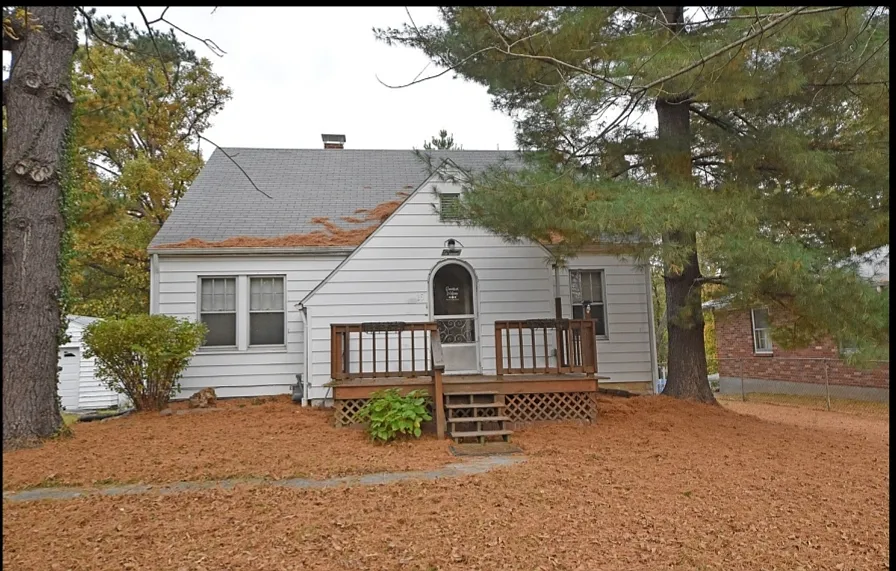 15 Sherwood Frst — Photo 1