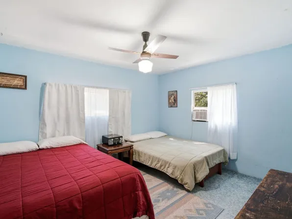 8704 Frontier Ct, Granbury, TX 76048